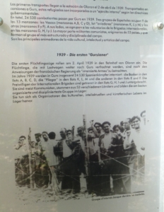 Infotafel zu den im Lager Gurs internierten ehemaligen Spanienkämpfern in der Gedenkstätte Lager Gurs