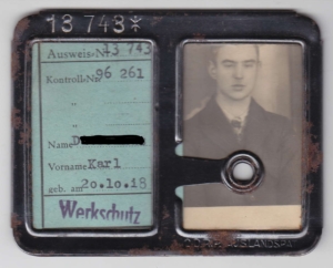 Werkausweis der Röchling'schen Eisen- und Stahlwerke Völklingen von Karl D. aus Riegelsberg
